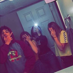 Meet your Posher, Ella